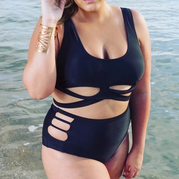 Sexy Black Criss Cross Bikini with Bandage Bottoms - Picture 4 of 16